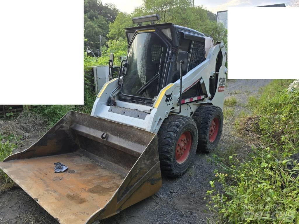 Bobcat S 205  스키드로더