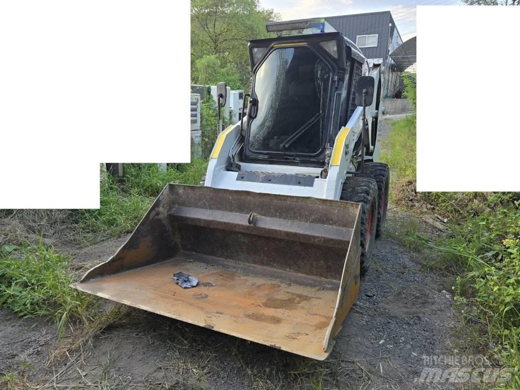 Bobcat S 205  스키드로더
