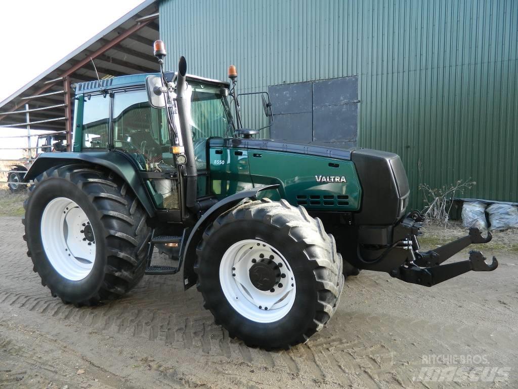Valtra 8550 트랙터