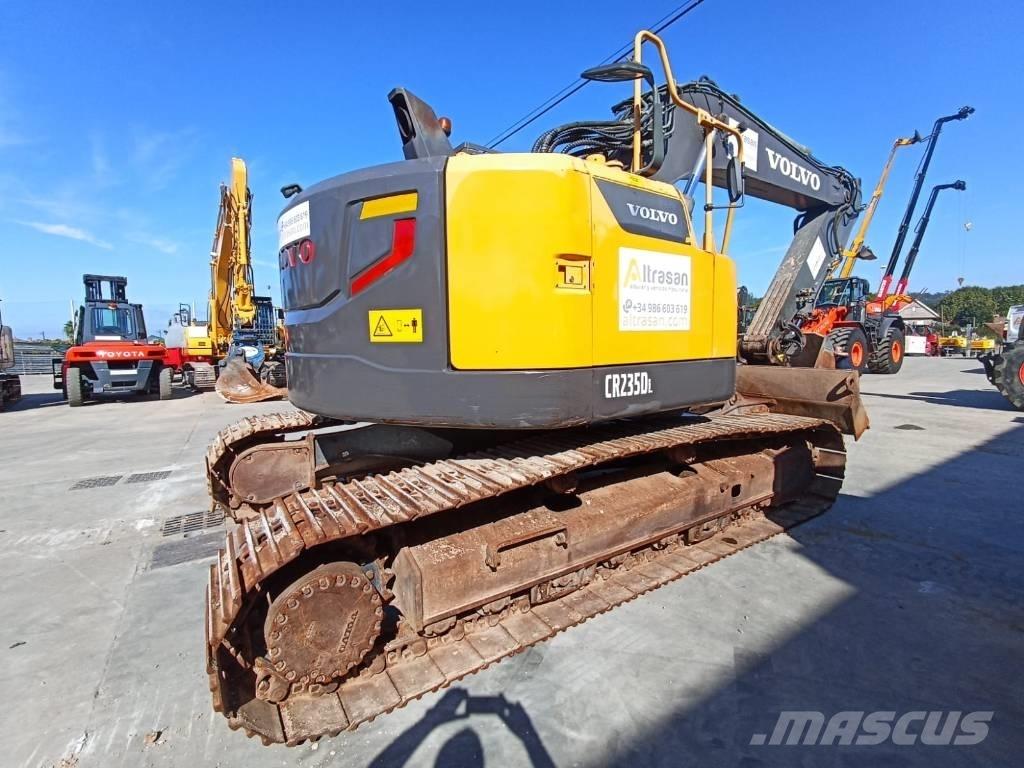 Volvo ECR 235 C L 대형 굴삭기 29톤 이상