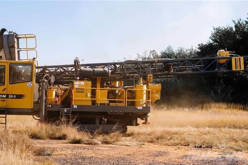 Atlas Copco DM30 도로 굴착기