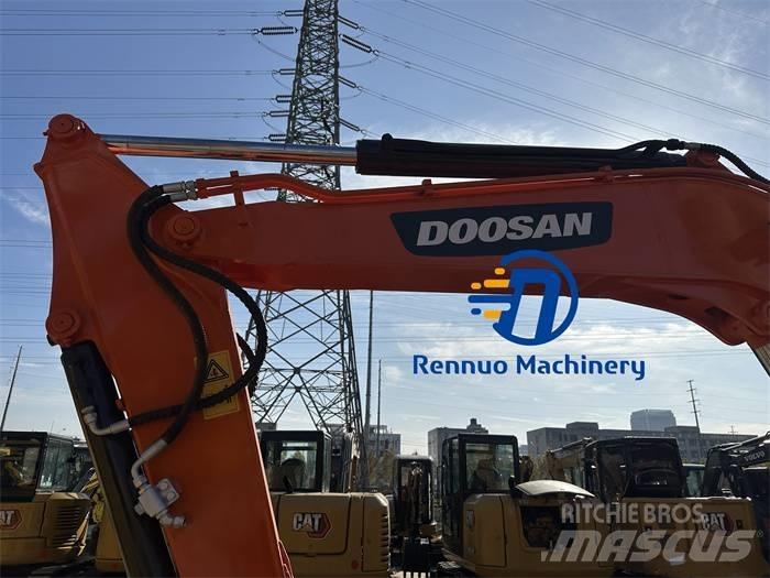 Doosan DX 60 소형 굴삭기 7톤 미만