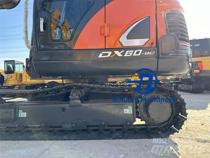 Doosan DX 60 소형 굴삭기 7톤 미만