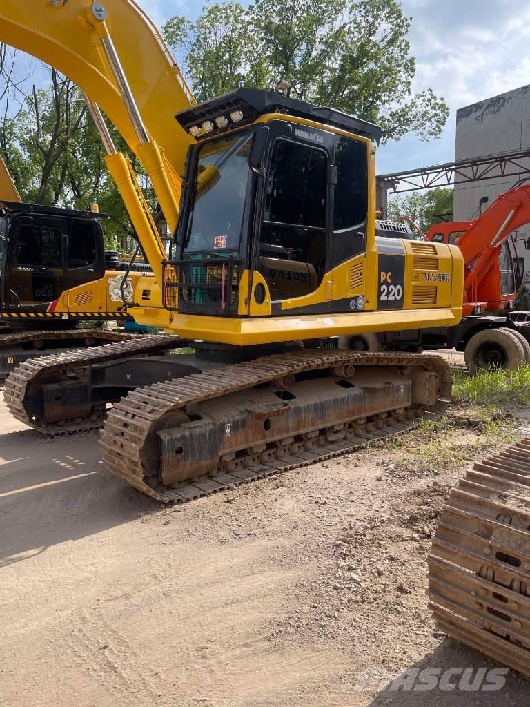 Komatsu PC 220-8 대형 굴삭기 29톤 이상