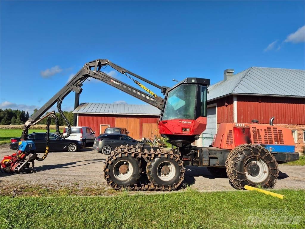 Valmet 901.2 원목 하베스터