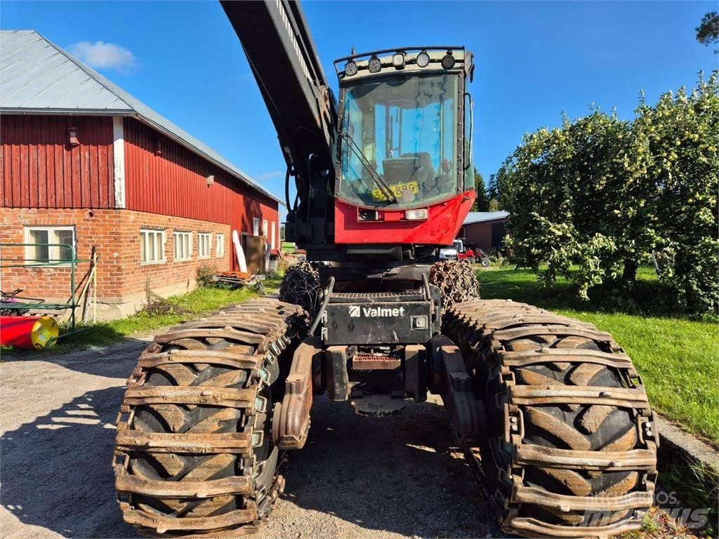 Valmet 901.2 원목 하베스터