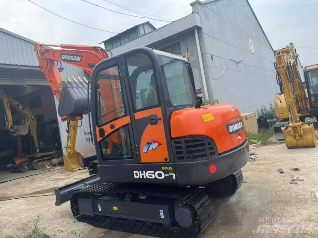 Doosan DH 60 소형 굴삭기 7톤 미만