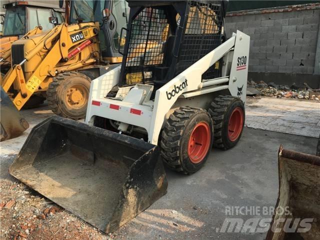 Bobcat S 130  스키드로더