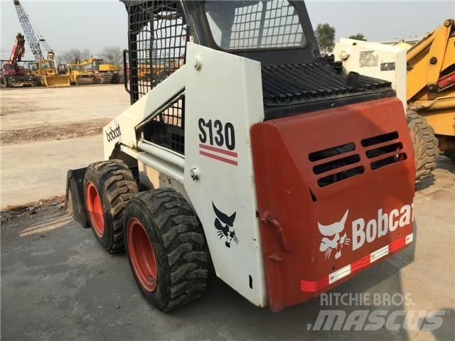 Bobcat S 130  스키드로더