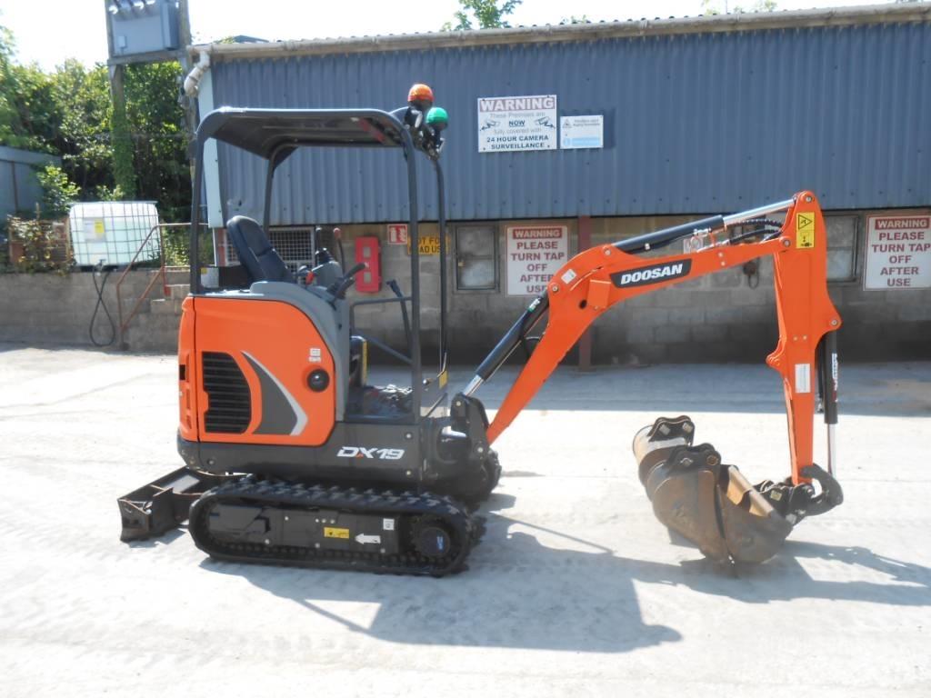 Doosan DX 19 소형 굴삭기 7톤 미만