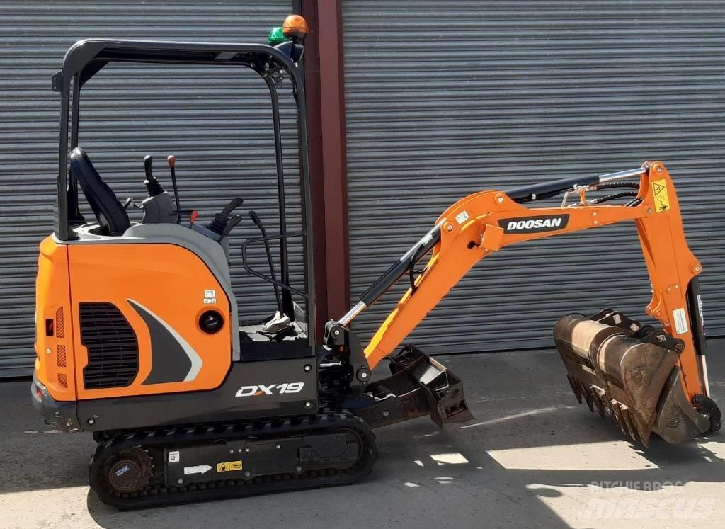 Doosan DX 19 소형 굴삭기 7톤 미만