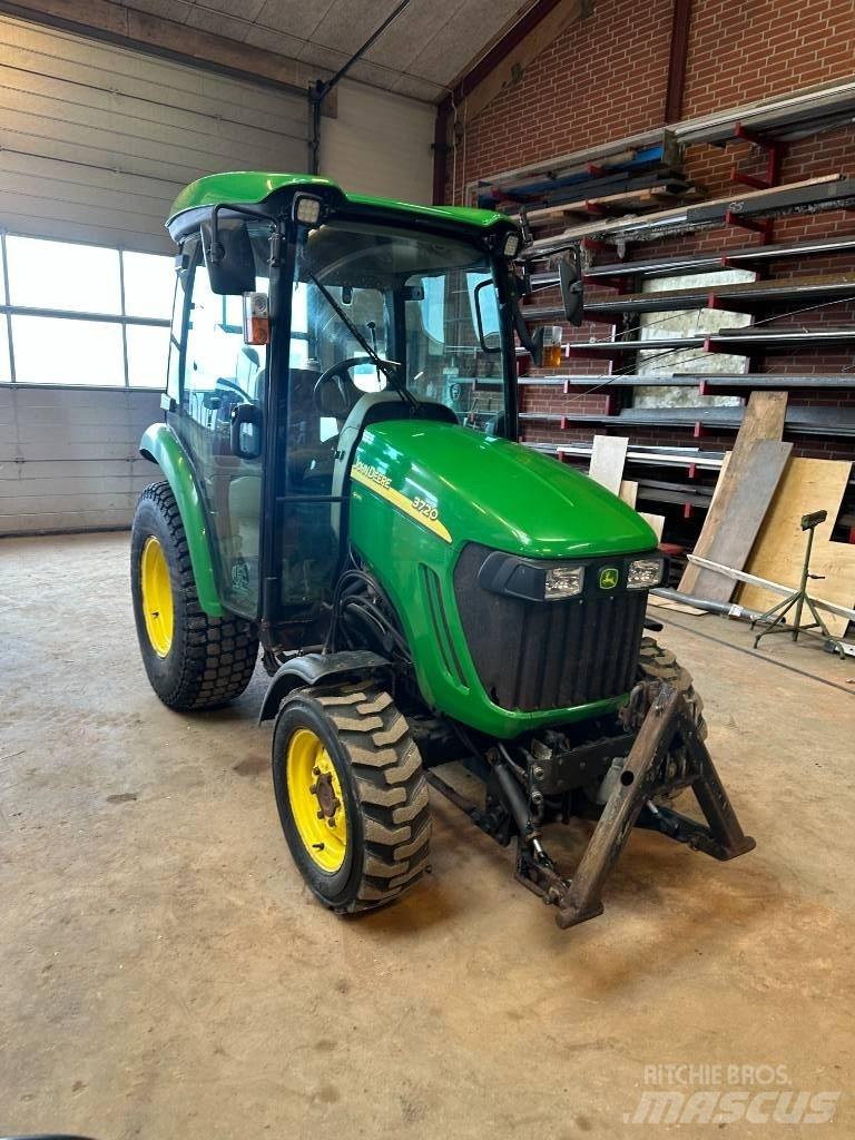 John Deere 3720 트랙터