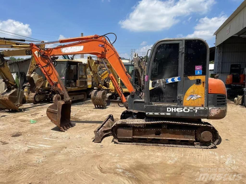 Doosan DH 60-7 소형 굴삭기 7톤 미만
