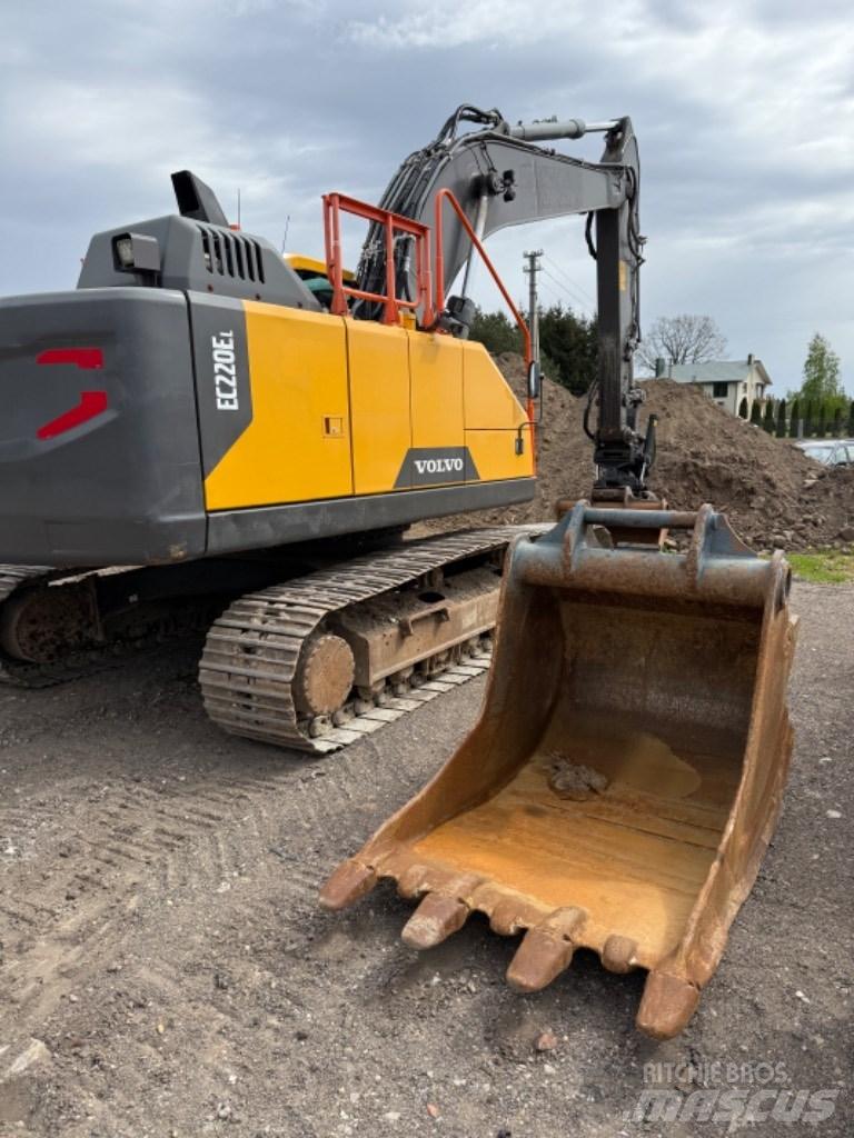 Volvo EC 220 EL 대형 굴삭기 29톤 이상