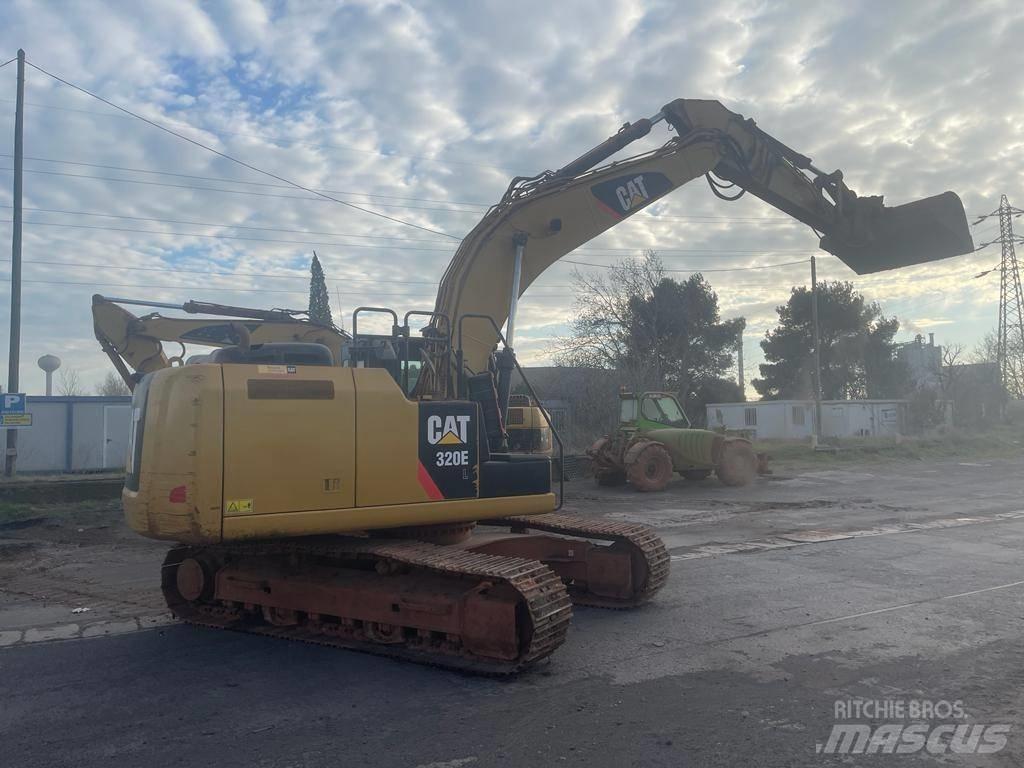 CAT 320 E 대형 굴삭기 29톤 이상