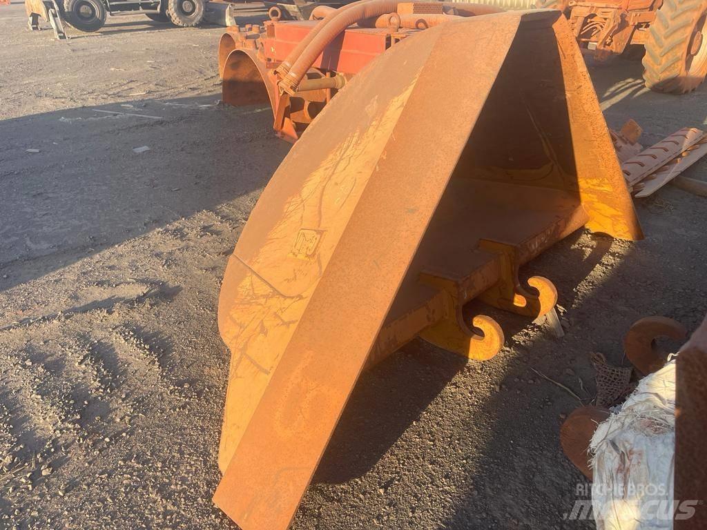 CAT 320 E 대형 굴삭기 29톤 이상