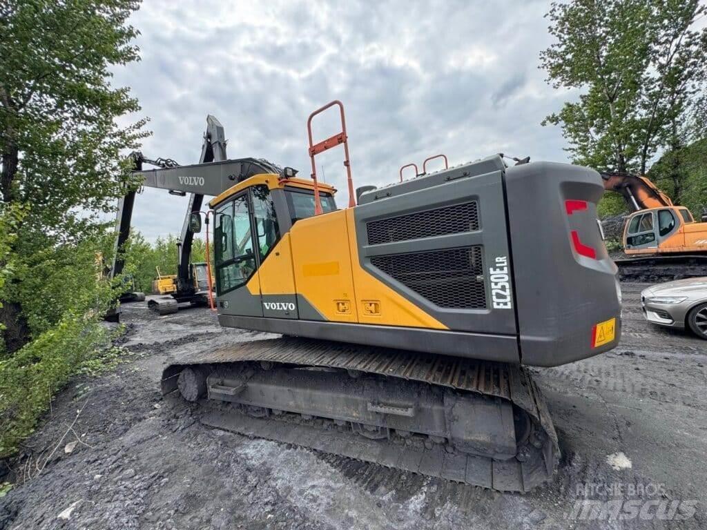 Volvo EC250ELR 대형 굴삭기 29톤 이상