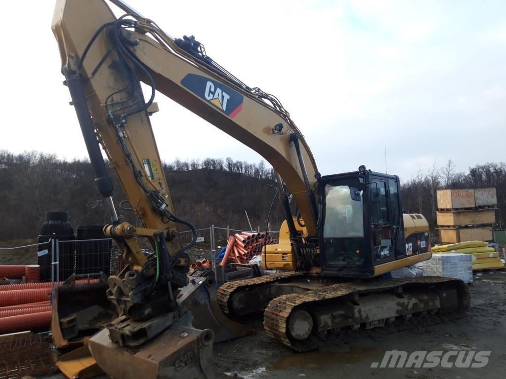 CAT 323 D L 대형 굴삭기 29톤 이상