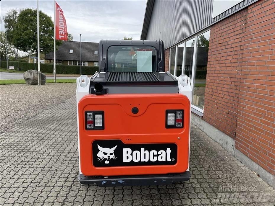 Bobcat T 450  스키드로더