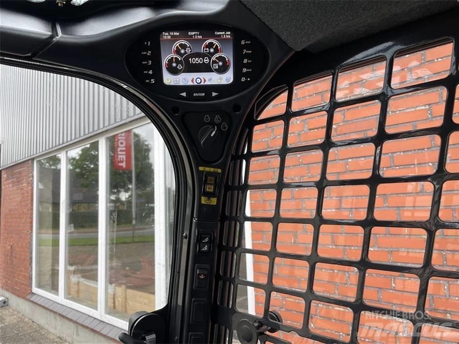 Bobcat T 450  스키드로더