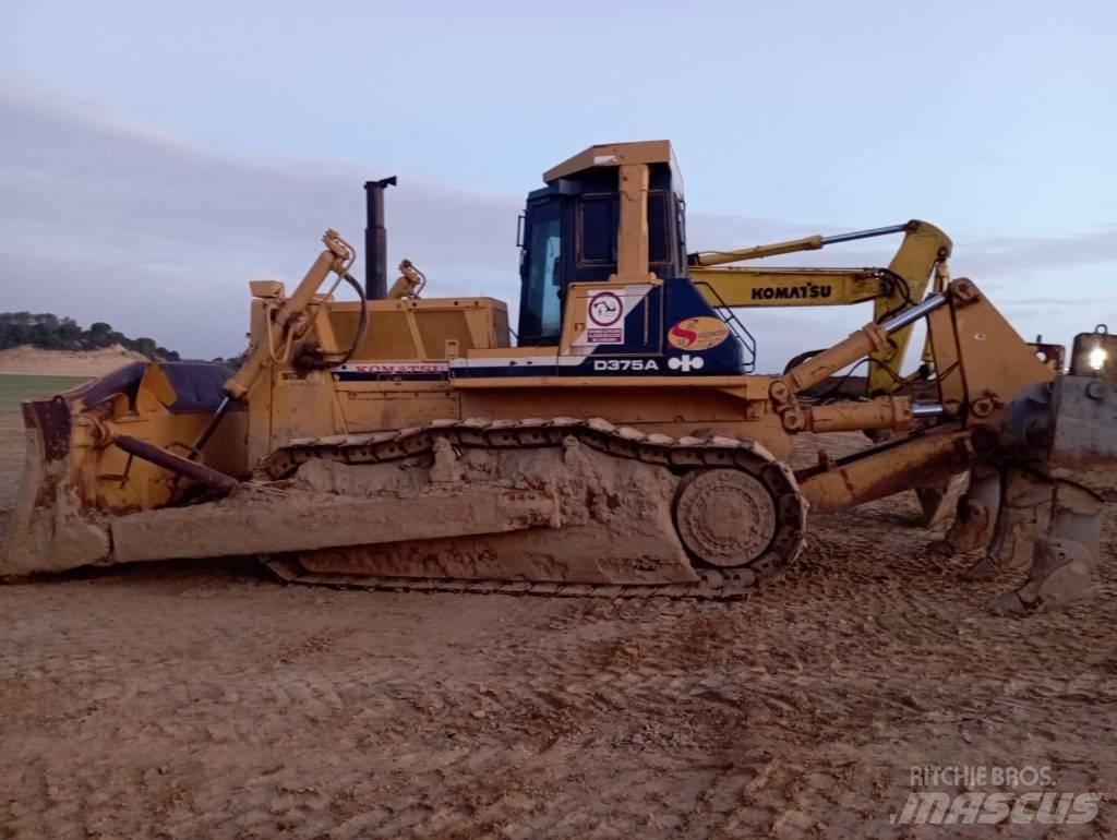 Komatsu D 375 A-2 크롤러 도저