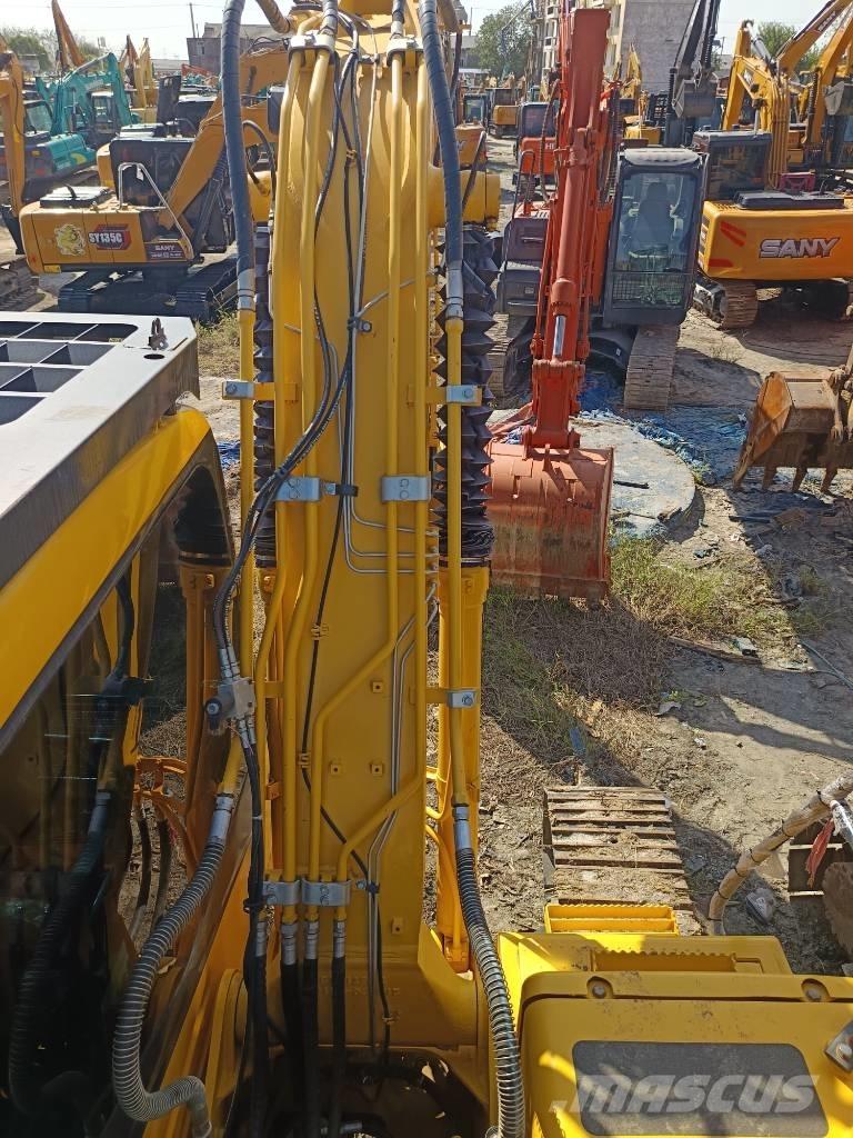 Komatsu PC 130 대형 굴삭기 29톤 이상
