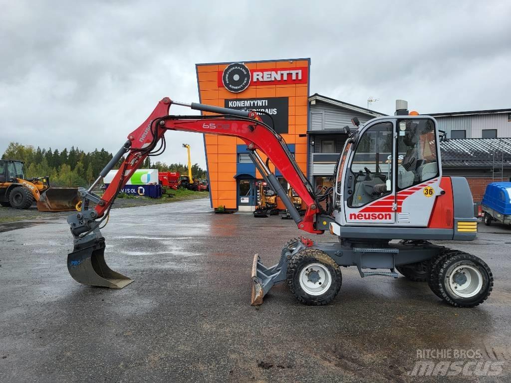 Neuson 6502 WD  휠 굴삭기