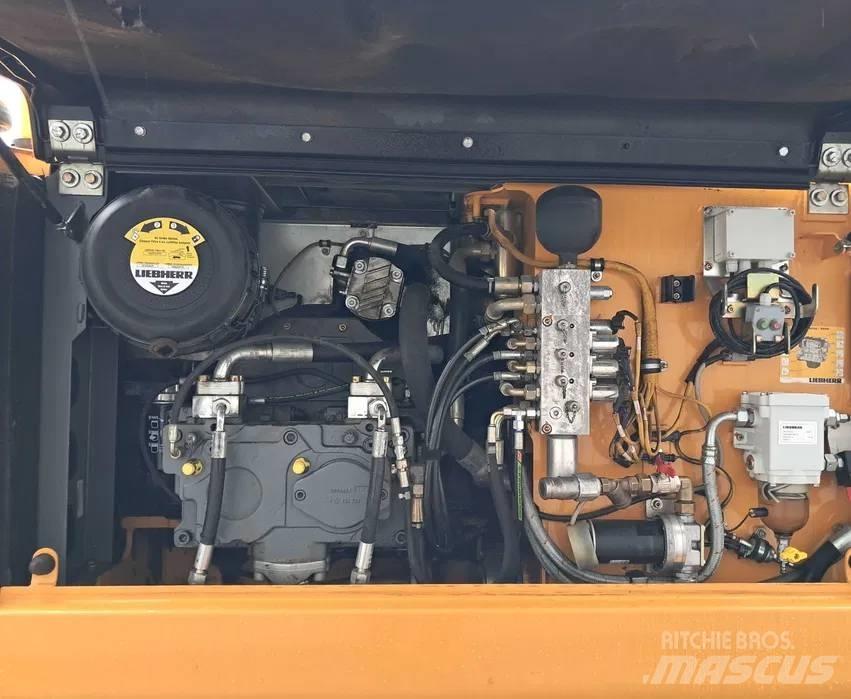 Liebherr R 926 LC 대형 굴삭기 29톤 이상