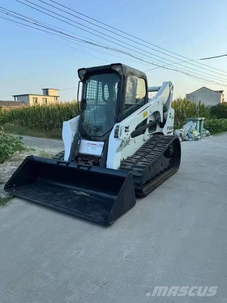 Bobcat T 770  스키드로더
