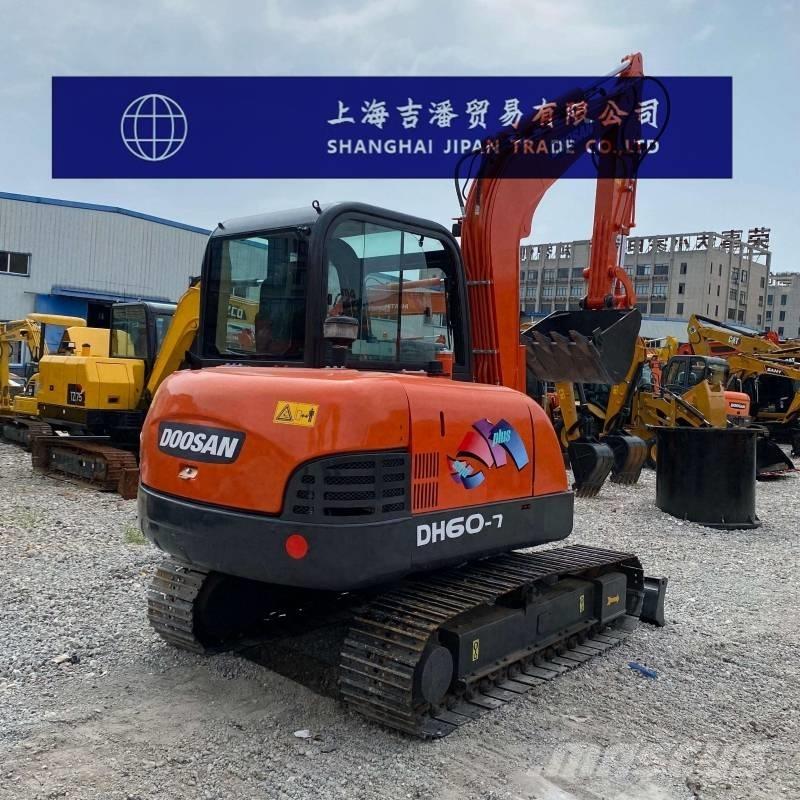 Doosan DH 60-7 소형 굴삭기 7톤 미만