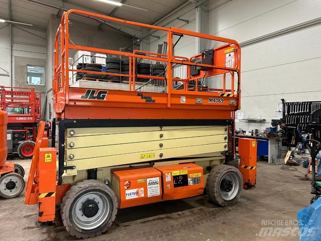 JLG M 4069 LE 가위형 리프트