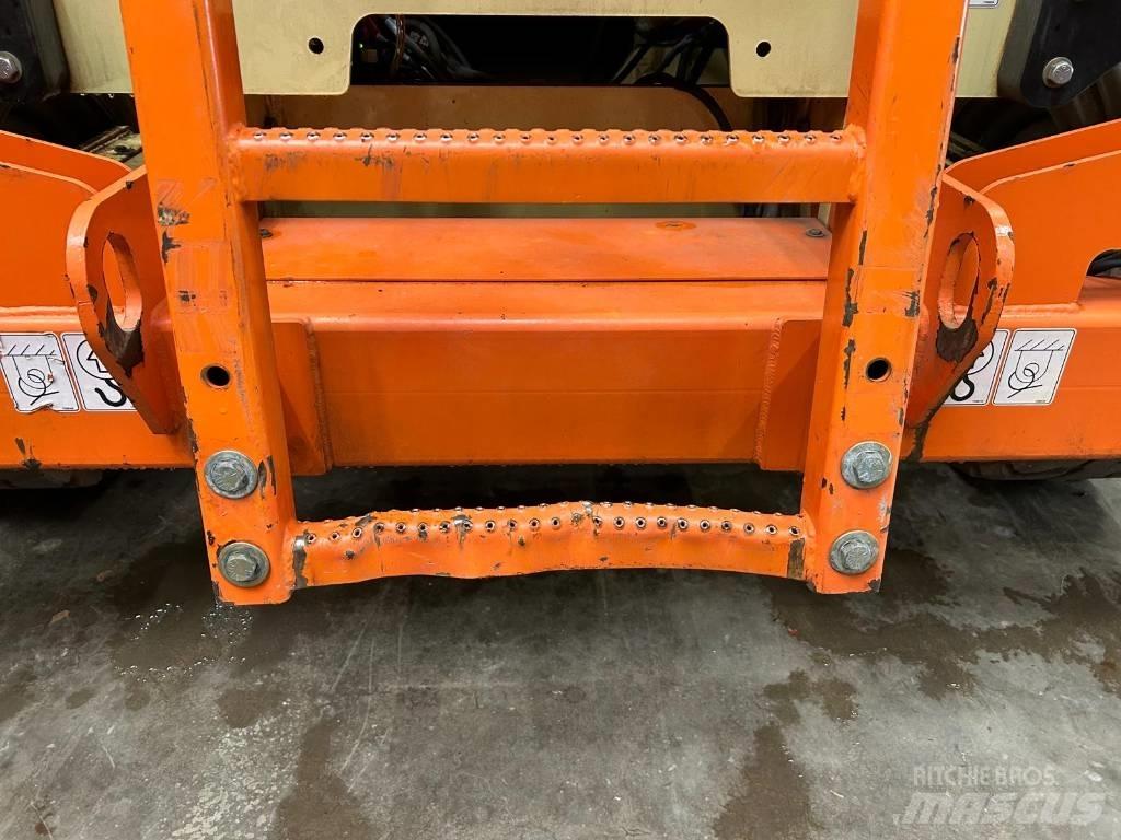 JLG M 4069 LE 가위형 리프트