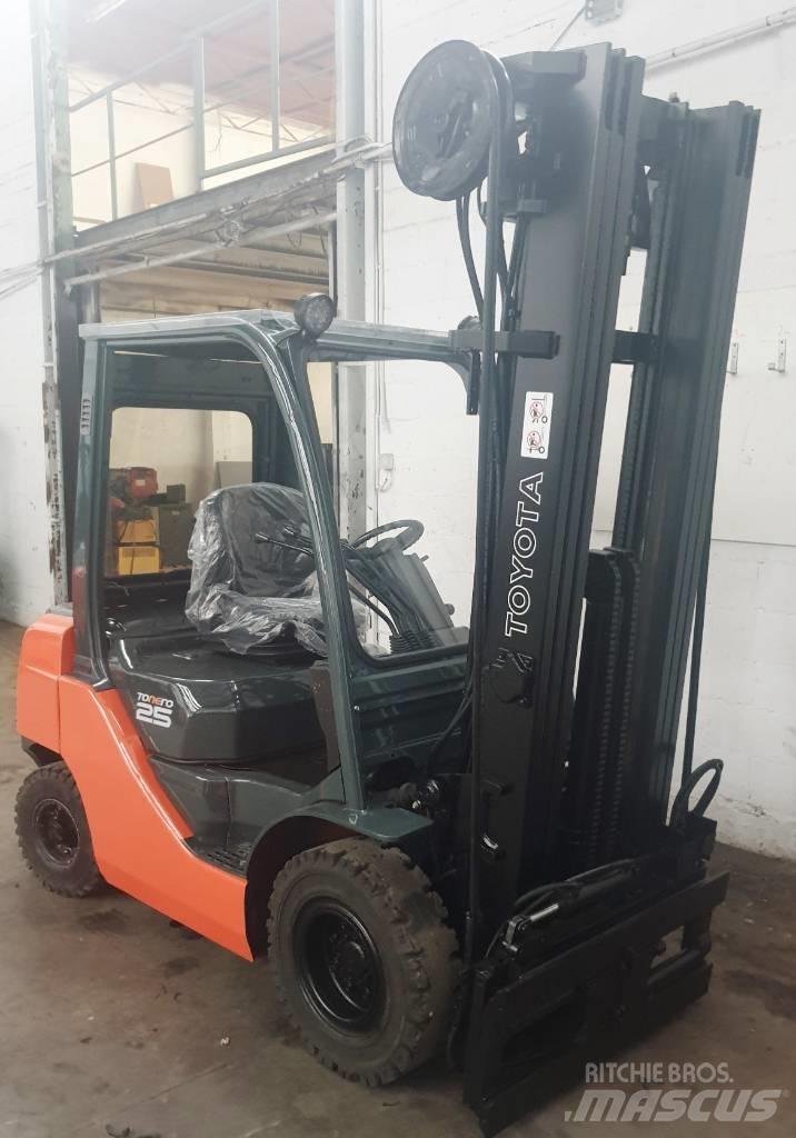 Toyota 52-8 FD 25 디젤 지게차