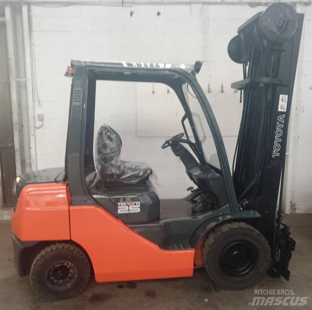 Toyota 52-8 FD 25 디젤 지게차