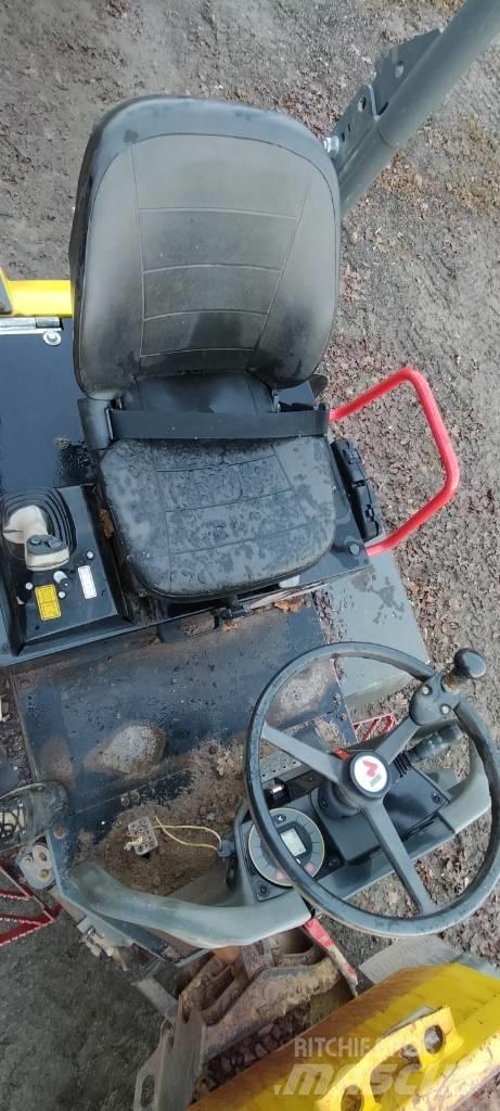 Wacker Neuson DW 30 연결식 홀러
