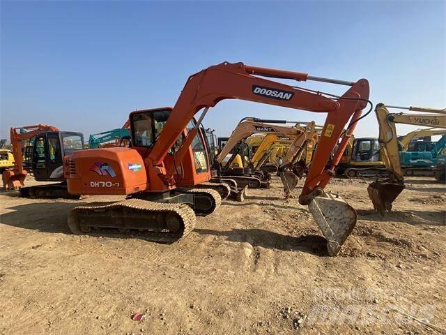 Doosan DH70-7 소형 굴삭기 7톤 미만