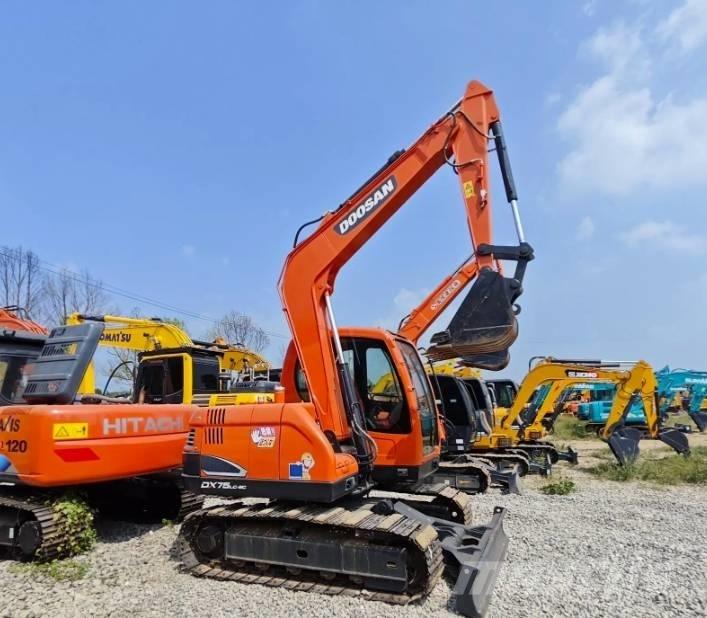 Doosan DX75-9C 중형굴삭기 7톤-28톤