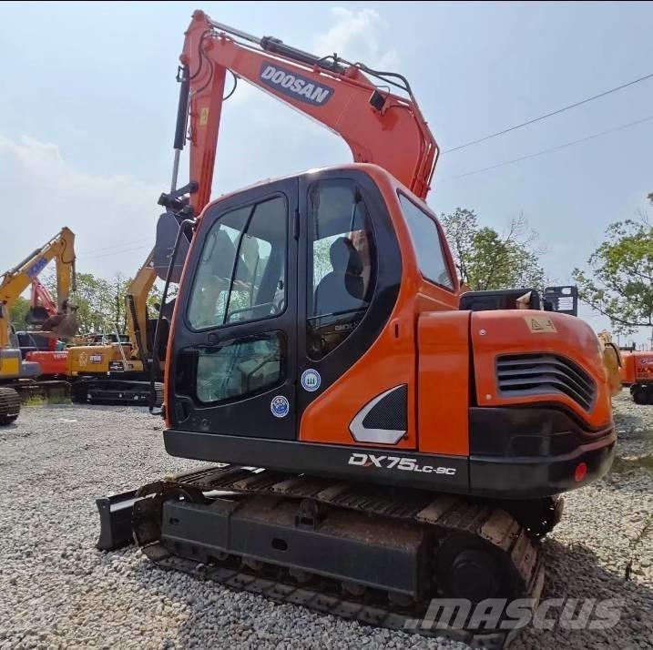 Doosan DX75-9C 중형굴삭기 7톤-28톤