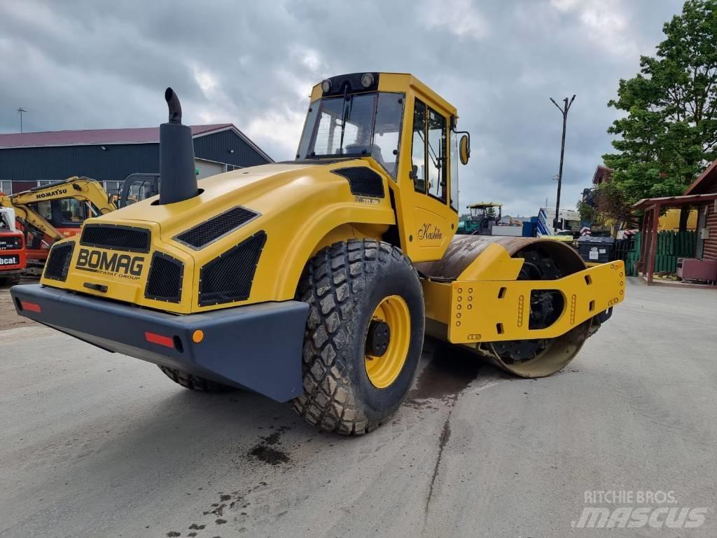 Bomag BW 213 D H-4 싱글 드럼 롤러