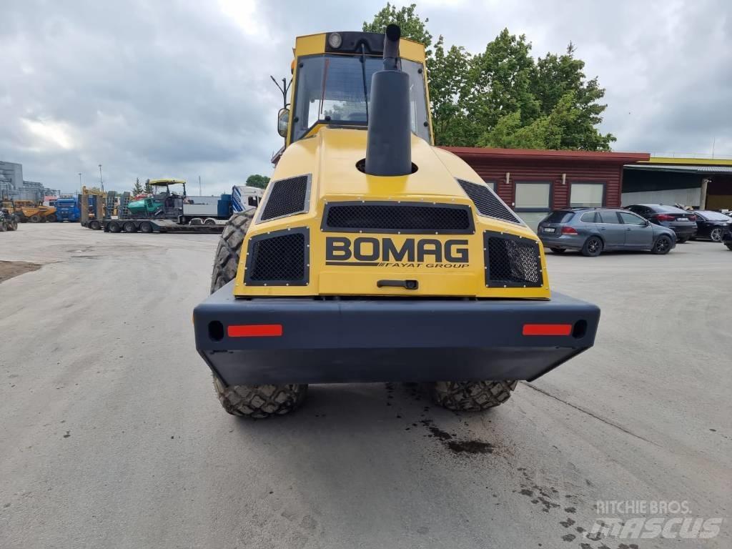 Bomag BW 213 D H-4 싱글 드럼 롤러