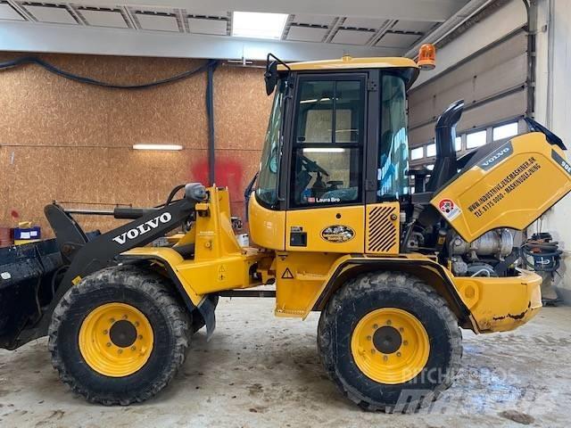 Volvo L 30 G  휠로우더