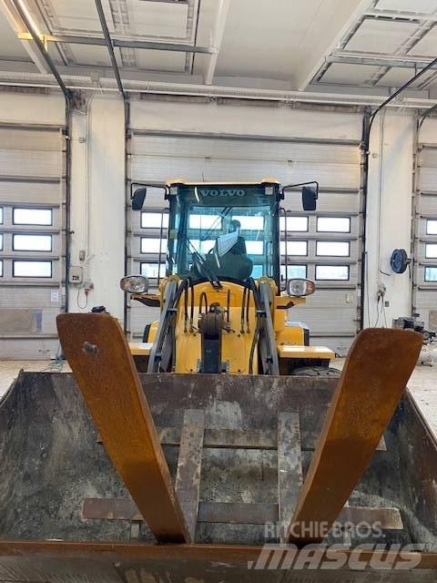 Volvo L 30 G  휠로우더