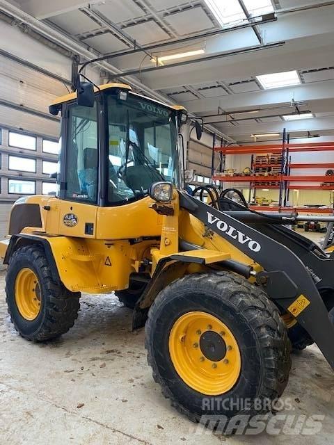 Volvo L 30 G  휠로우더