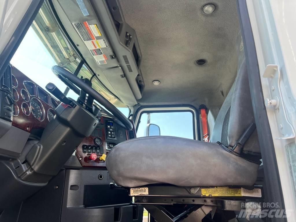 Mack CXU 613 트랙터 유닛