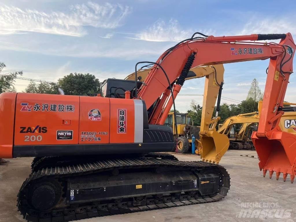 Hitachi ZX 200 대형 굴삭기 29톤 이상