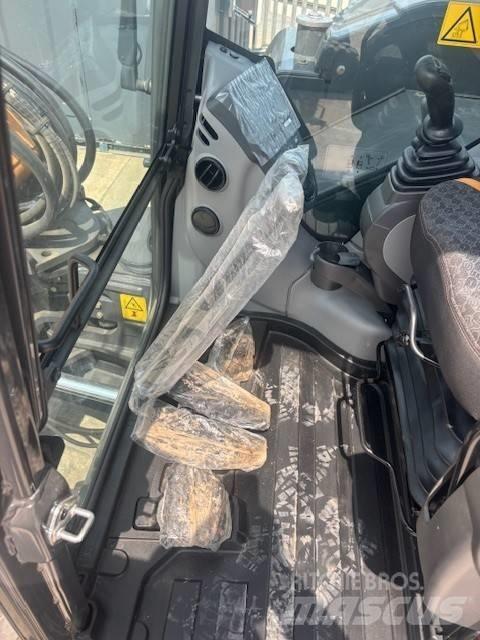 CASE CX 90 D 중형굴삭기 7톤-28톤