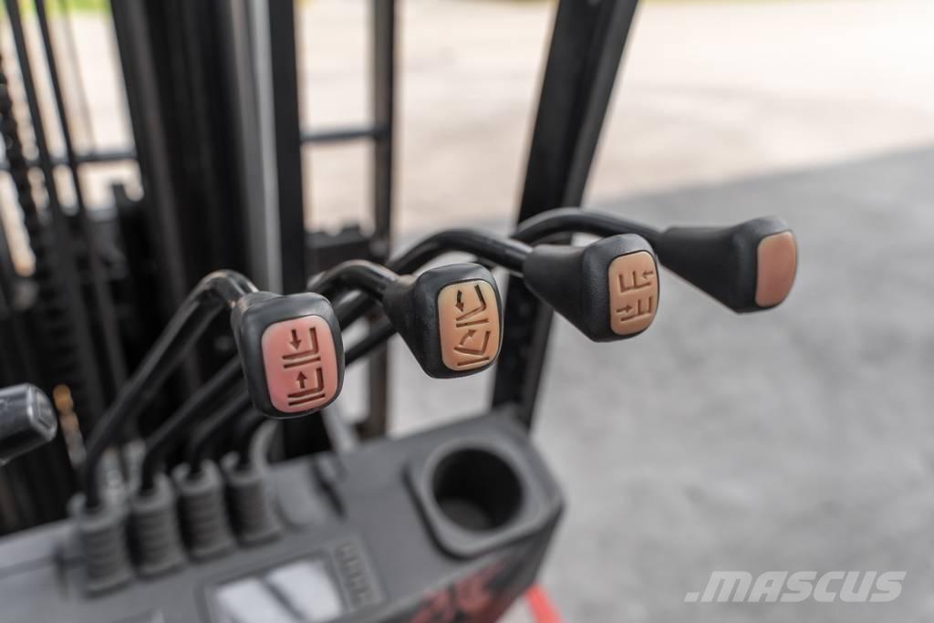 Manitou MI 30 D 디젤 지게차