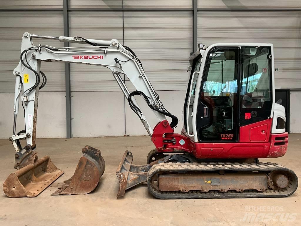 Takeuchi TB 250-2 소형 굴삭기 7톤 미만