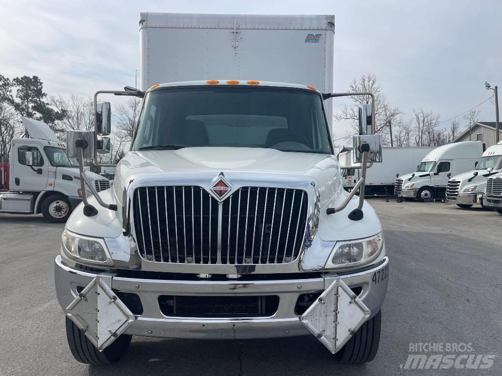 International 4300 탑차 트럭