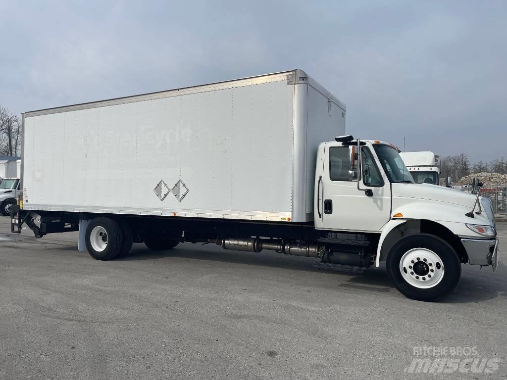 International 4300 탑차 트럭